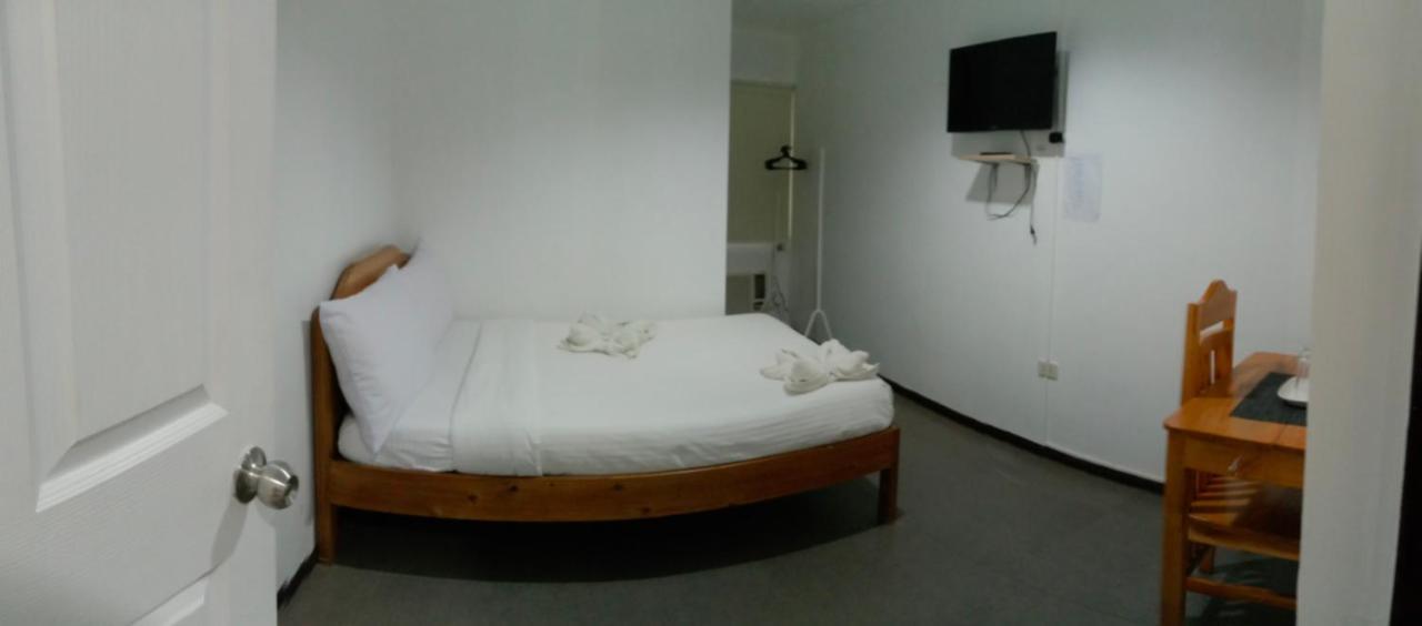 Amor'S Place Puerto Princesa Luaran gambar